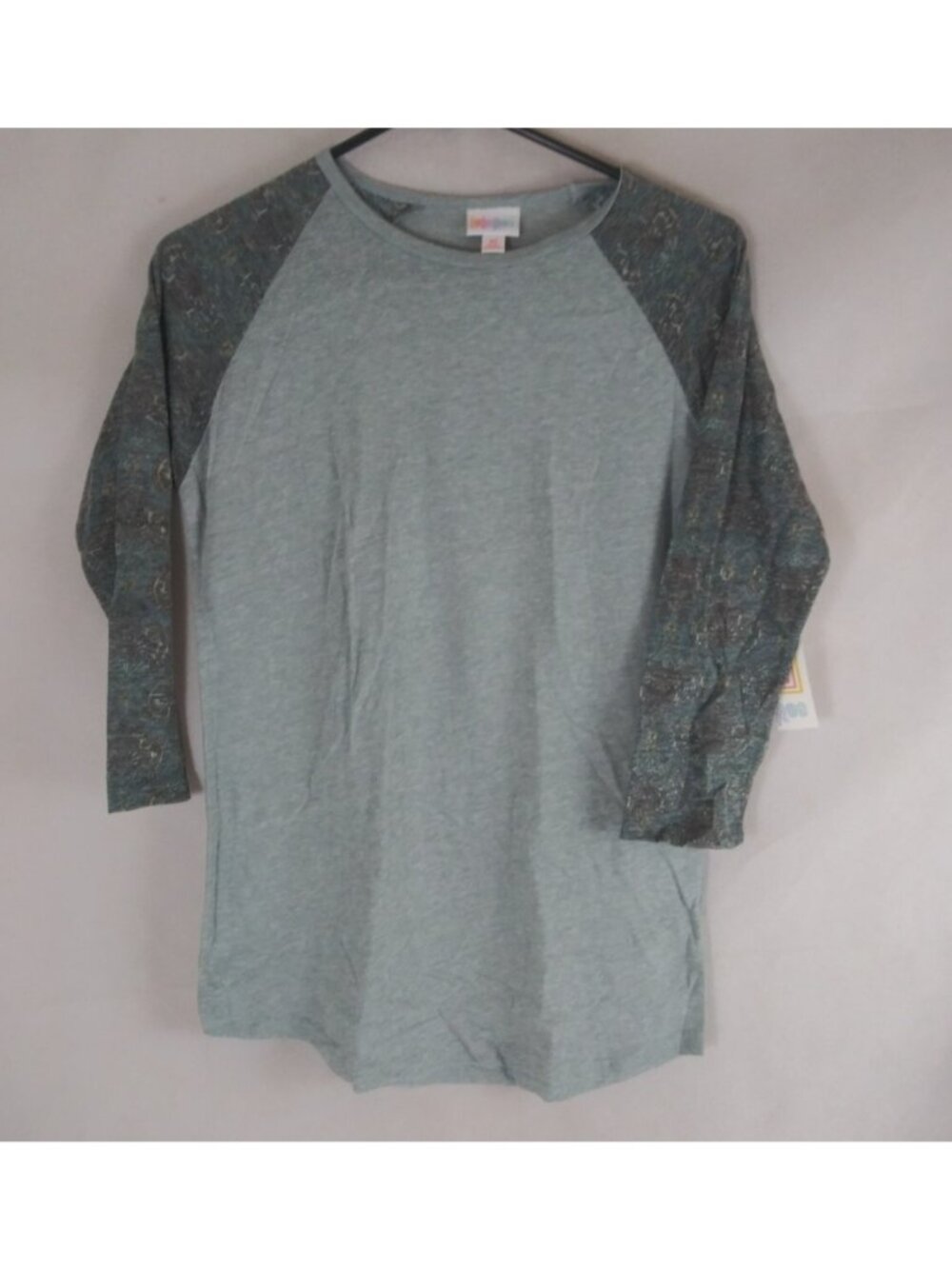 NWT LulaRoe Randy Gray With Beautiful Designed Sleeves Size XS